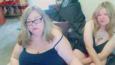 tvikssweetco live cam on Cam4