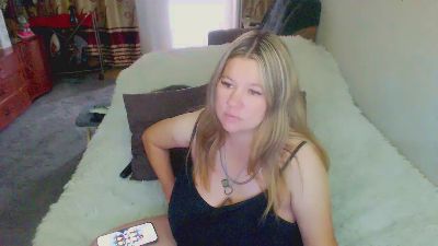 tvikssweetco live cam on Cam4
