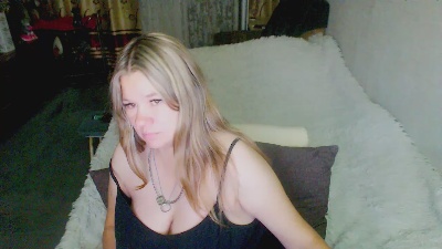 tvikssweetco live cam on Cam4