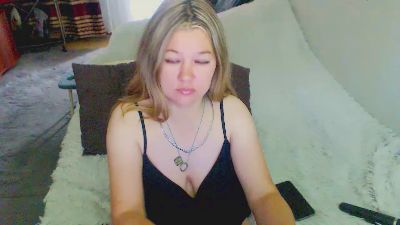 tvikssweetco live cam on Cam4