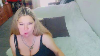 tvikssweetco live cam on Cam4