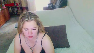 tvikssweetco live cam on Cam4