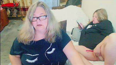 tvikssweetco live cam on Cam4