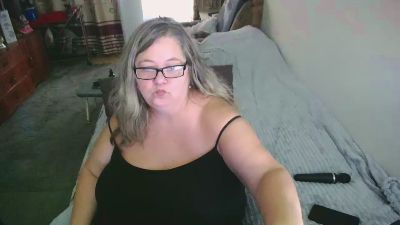 tvikssweetco live cam on Cam4