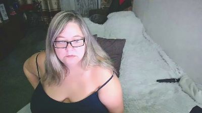 tvikssweetco live cam on Cam4