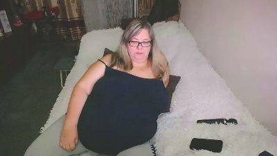tvikssweetco live cam on Cam4