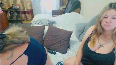 tvikssweetco live cam on Cam4