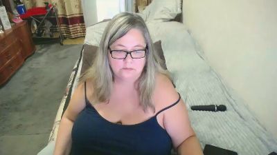 tvikssweetco live cam on Cam4