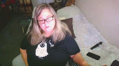 tvikssweetco live cam on Cam4