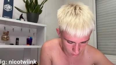 twinkniko live cam on Cam4