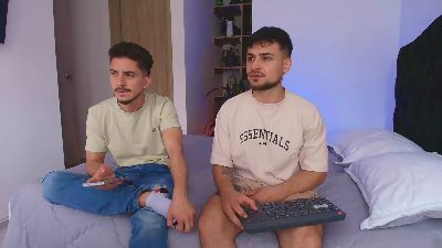 two_sinzXX live cam on Cam4