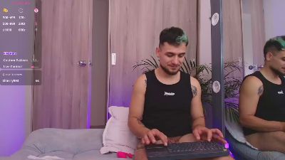 two_sinzXX live cam on Cam4