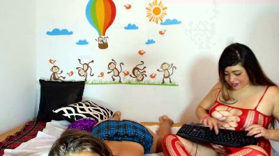 twobabysdeli live cam on Cam4
