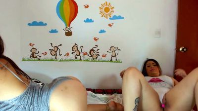 twobabysdeli live cam on Cam4
