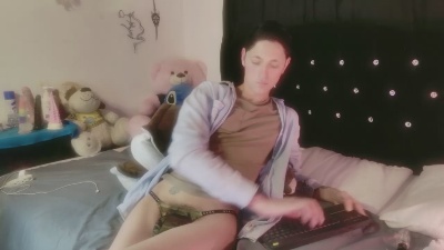 tyler_cat live cam on Cam4