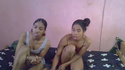 tynah77 live cam on Cam4