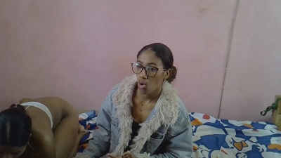 tynah77 live cam on Cam4