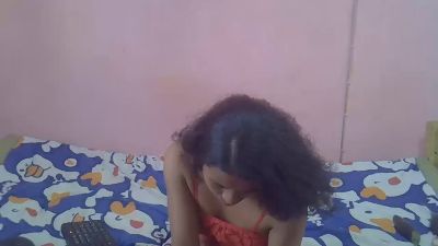 tynah77 live cam on Cam4