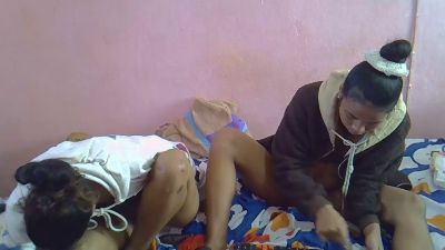 tynah77 live cam on Cam4