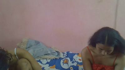 tynah77 live cam on Cam4