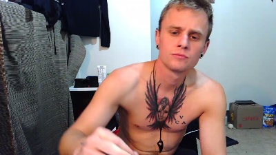 tytantroublexxx live cam on Cam4
