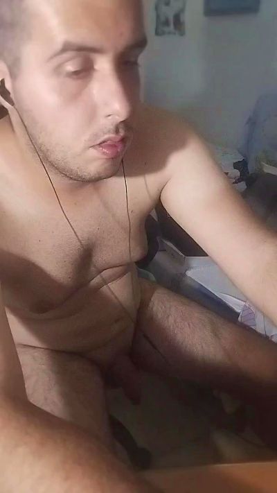 uaieo4fun live cam on Cam4