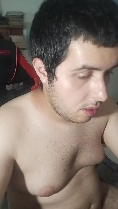 uaieo4fun live cam on Cam4