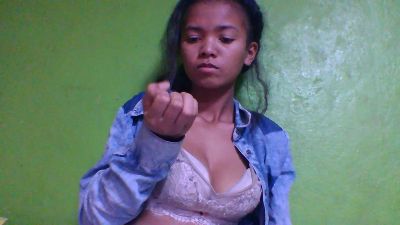 ueschancheuse1 live cam on Cam4