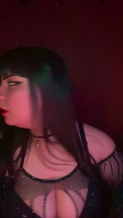 ugly_shinii live cam on Cam4