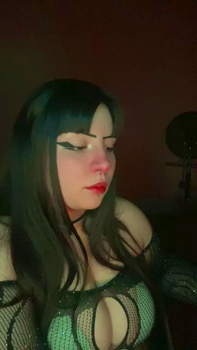 ugly_shinii live cam on Cam4