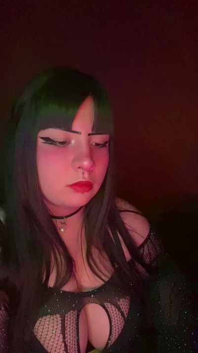 ugly_shinii live cam on Cam4