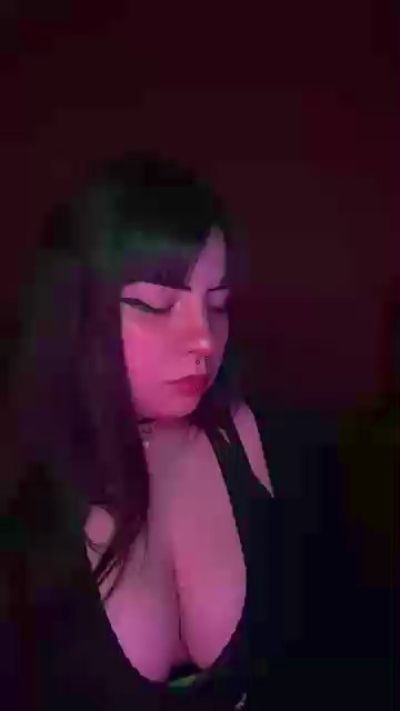 ugly_shinii live cam on Cam4