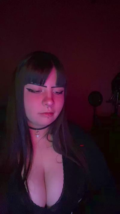 ugly_shinii live cam on Cam4