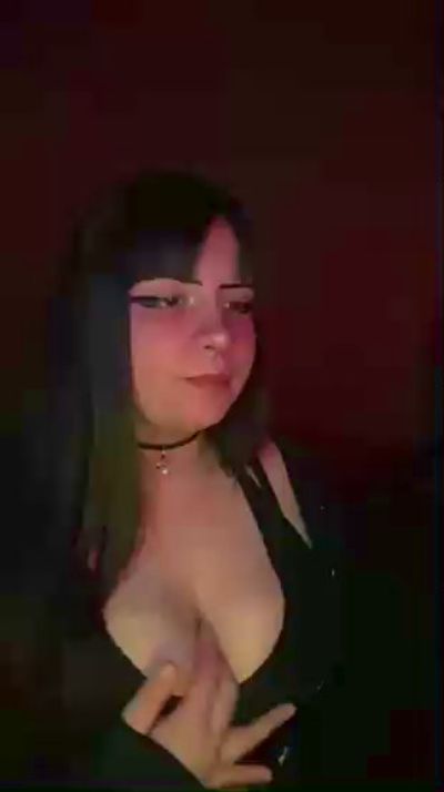 ugly_shinii live cam on Cam4