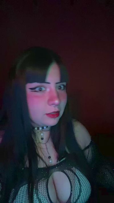 ugly_shinii live cam on Cam4