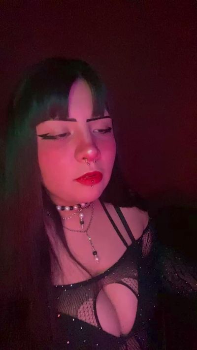 ugly_shinii live cam on Cam4
