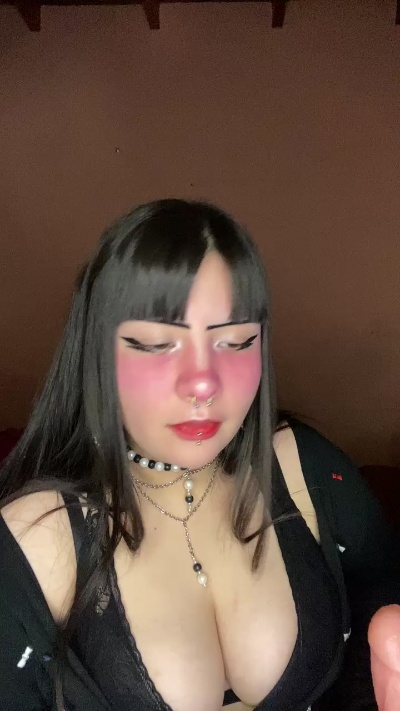 ugly_shinii live cam on Cam4