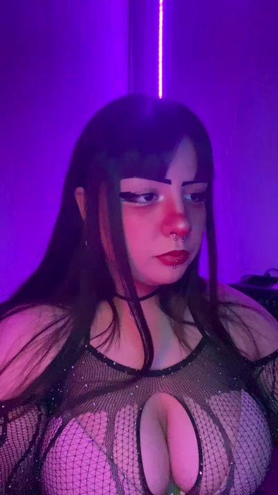 ugly_shinii live cam on Cam4