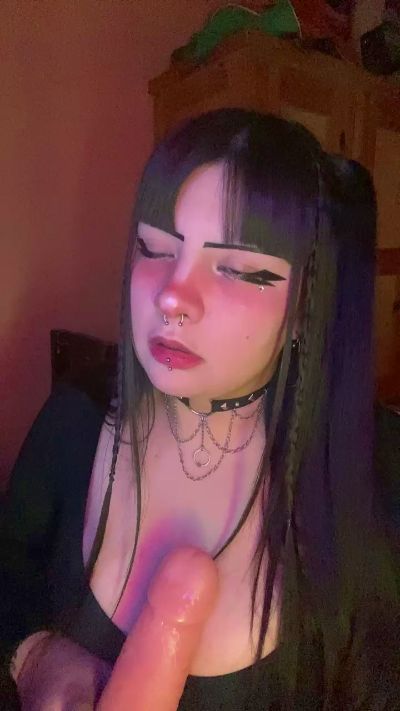 ugly_shinii live cam on Cam4