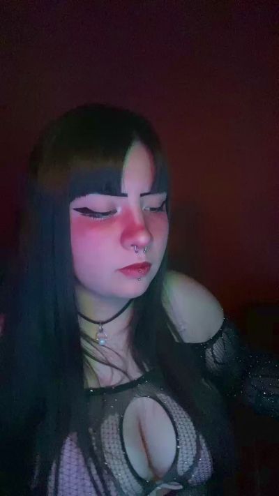 ugly_shinii live cam on Cam4