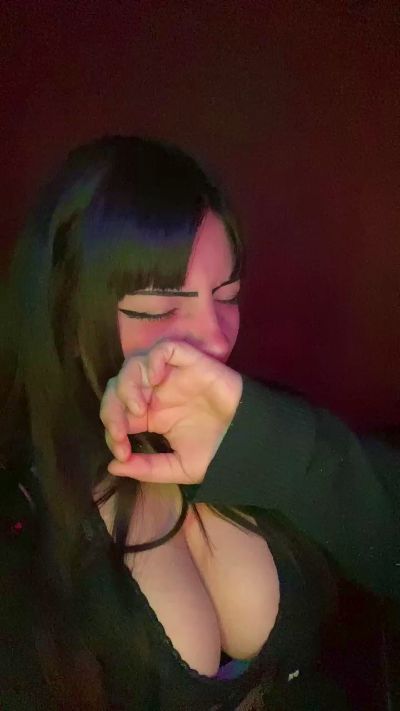 ugly_shinii live cam on Cam4