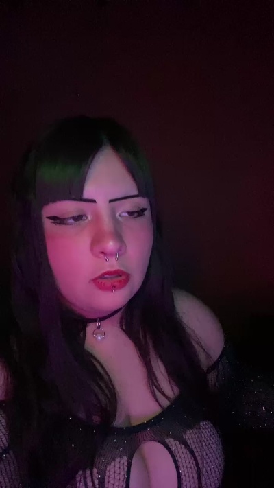 ugly_shinii live cam on Cam4