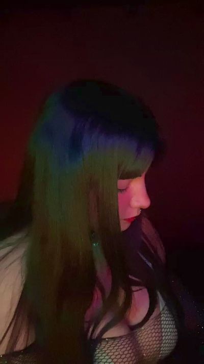 ugly_shinii live cam on Cam4