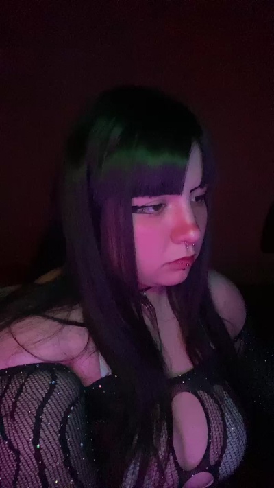 ugly_shinii live cam on Cam4