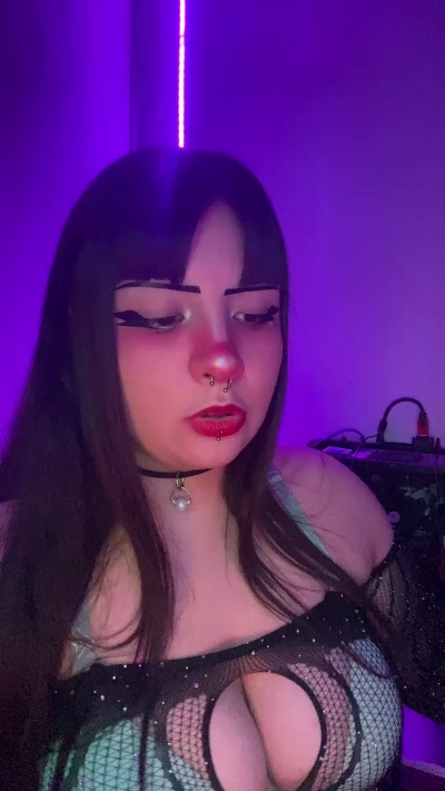 ugly_shinii live cam on Cam4