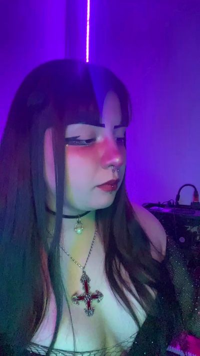 ugly_shinii live cam on Cam4