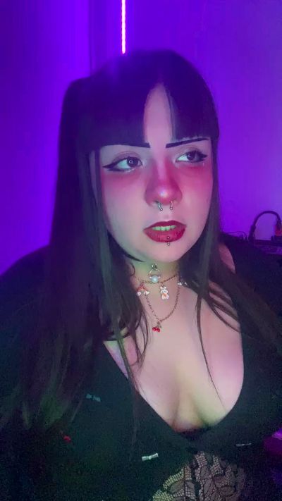 ugly_shinii live cam on Cam4