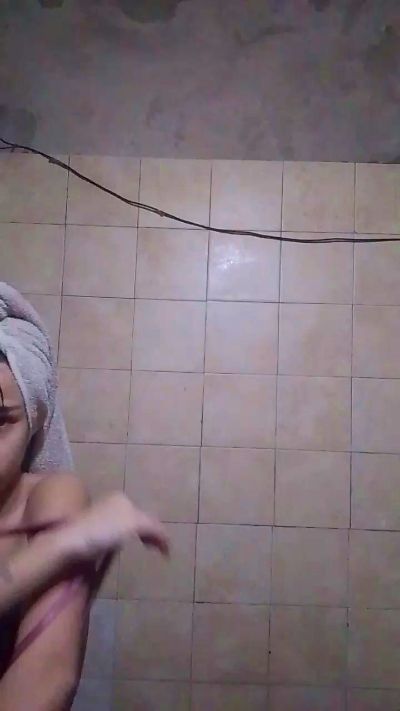 uli5 live cam on Cam4