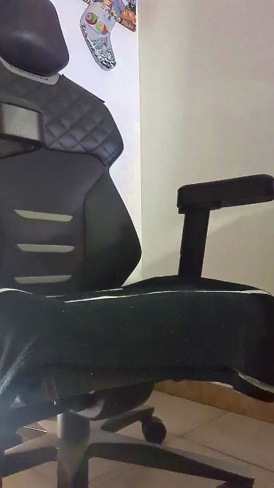 uncutcockitaly live cam on Cam4