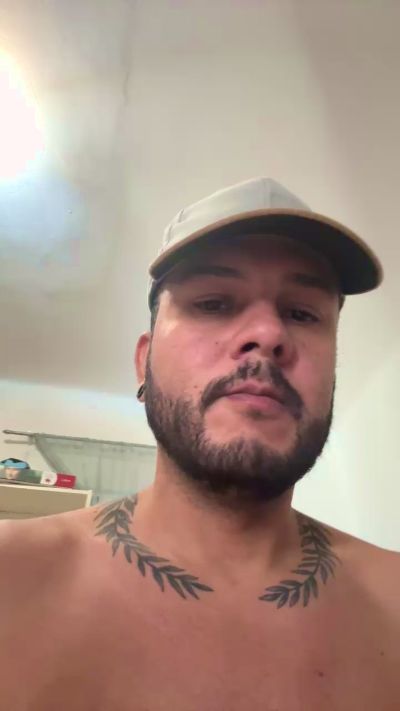 undanielmas live cam on Cam4